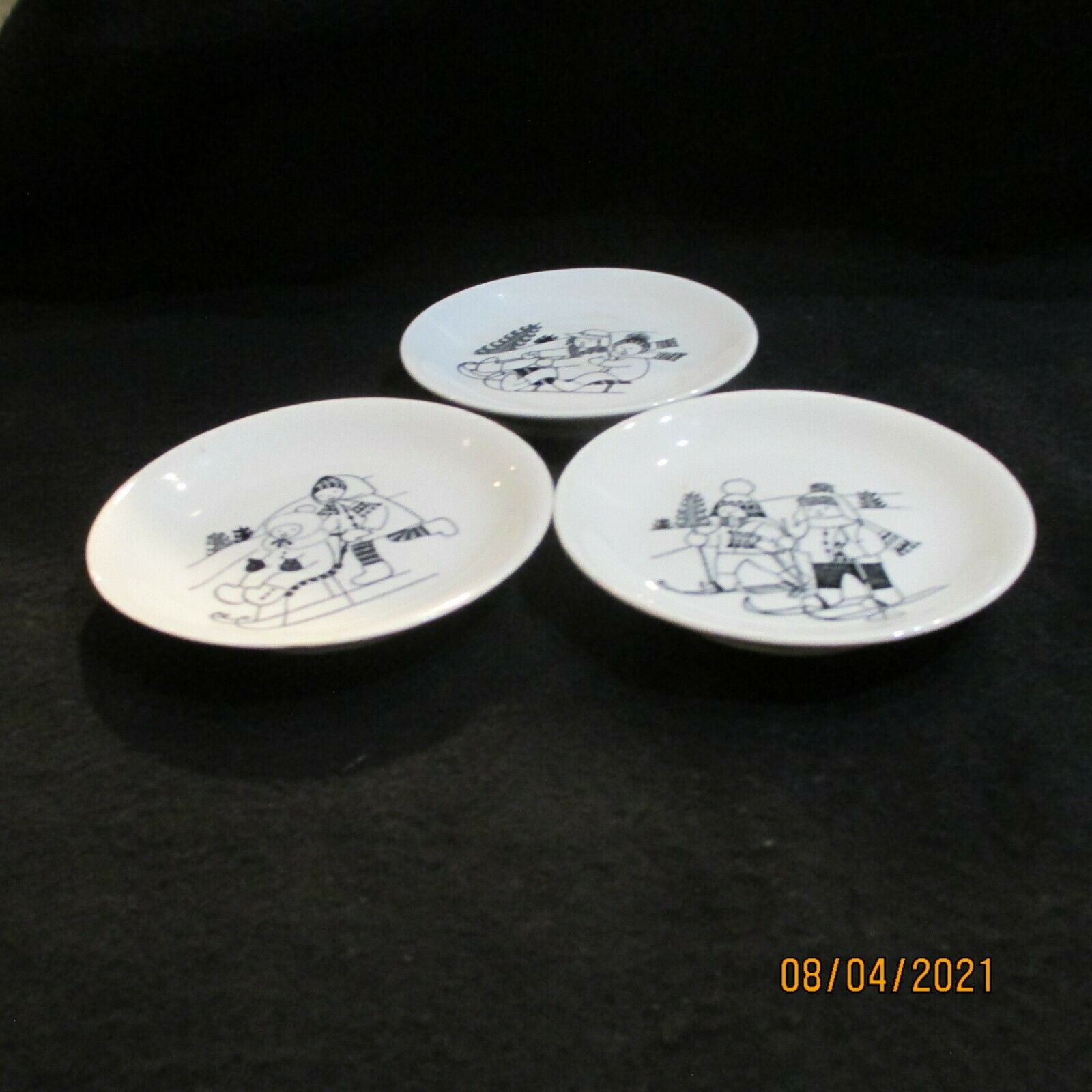 Arabia---set Of 3---small Wall Plates--children---made In Finland---(11, 13, 15)